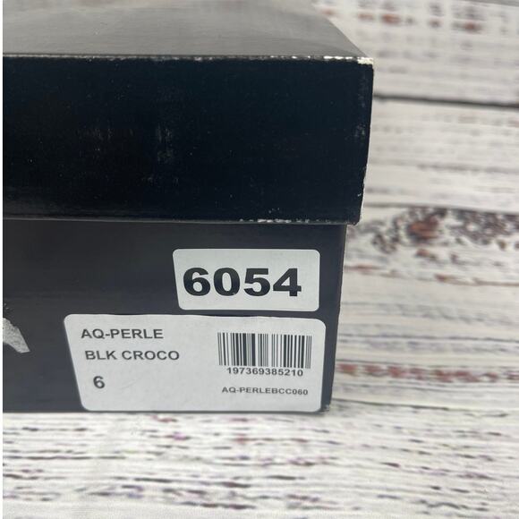 $118 Aqua Women's Size 6 Black  Perle Croc Embossed Loafers - Picture 9 of 9